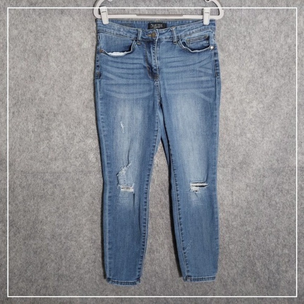 Judy‎ Blue Jeans 29 Relaxed Fit Distressed Trashed Light Mineral Wash Stretch